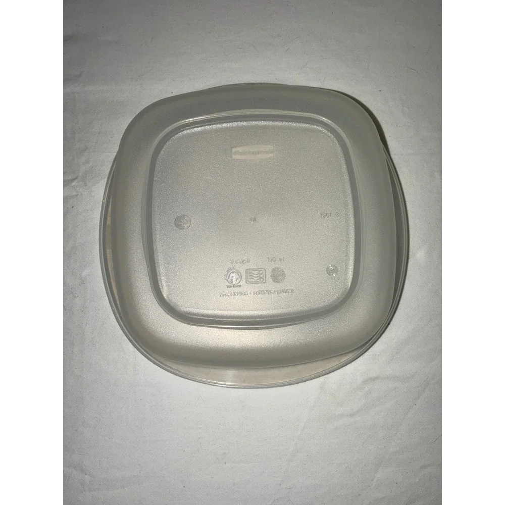 Rubbermaid Easy Find Lids 3 Cup 710mL Containers Red Lids Lot of 3